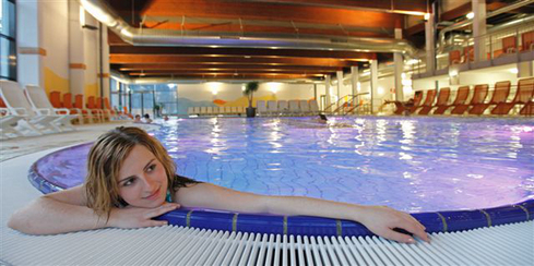 Schwimmbecken